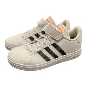 Adidas Grand Court Youth Sneakers -‎ Size 2.5 | Camo Stripes & Neon Orange